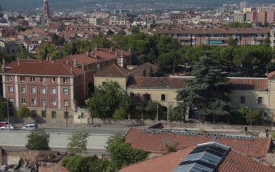 Caserna de la Guàrdia Civil des de l'altra banda de La Gran Via | Roger Benet